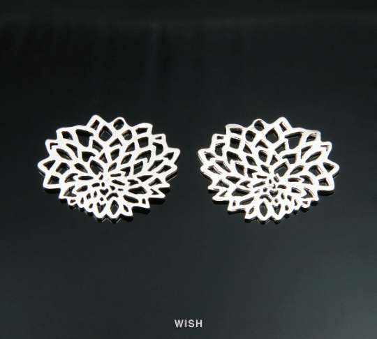 Bloom Pendants in Matte Gold, Floral Charms / MMG-095-P