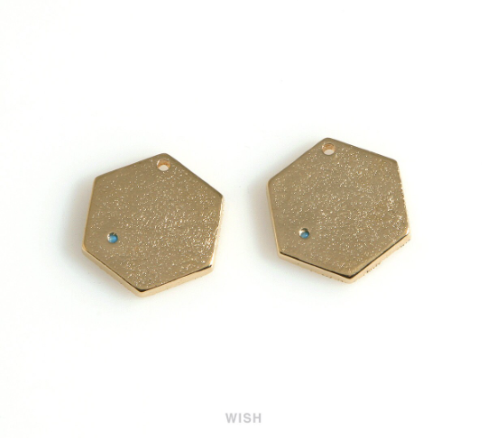 Hexagon Charm with a Turquoise in Matte Gold, Hexagon Pendant / MMG-670-P