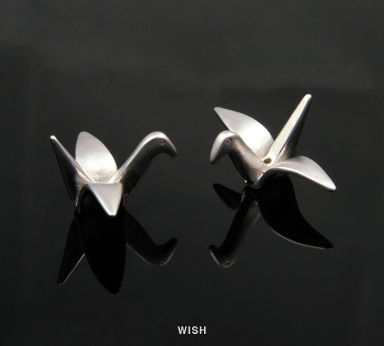 Origami Crane Pendants in Matte Gold, Paper Crane Beads / MMG-044-B