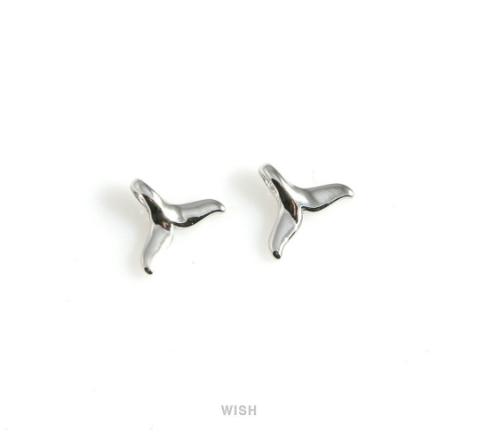 Small Whale Tail Pendant in Rose Gold, Mermaid Tail Charm / MRG-550-P