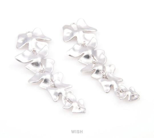 Five Orchid Flower Pendant in Matte Gold, Quintuple Floral Charms / MMG-043-C