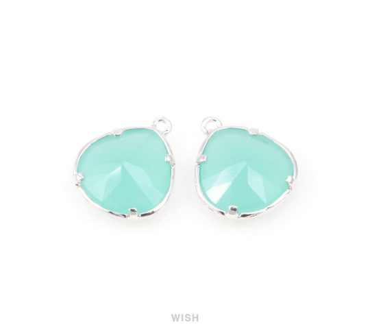Mint Faceted Glass Drop Charm in Gold, Mint Charms / GMTG-036-P