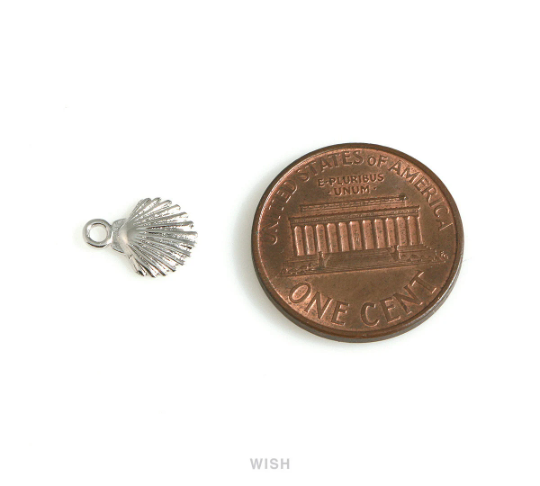 Dainty Shell Charms in Gold, Shell Pendants / MG-653-P