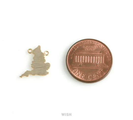 England Map Pendants in Matte Gold, United Kingdom Map Charm / MMG-452-P